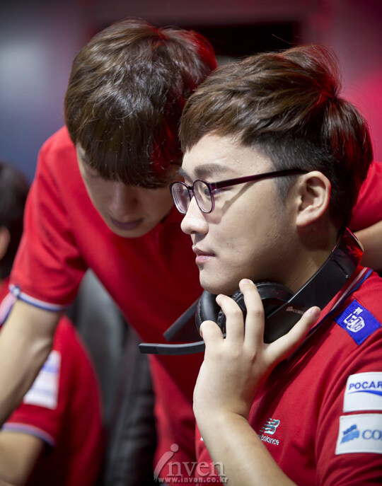 九游登录中心九游官网登录Faker巅峰对决，纳达尔与40激战西班牙队分钟，高光表现胜负难料！(faker比赛视频大全)